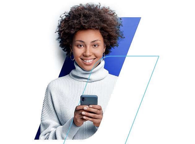 Cliente satisfeita usando o atendimento digital